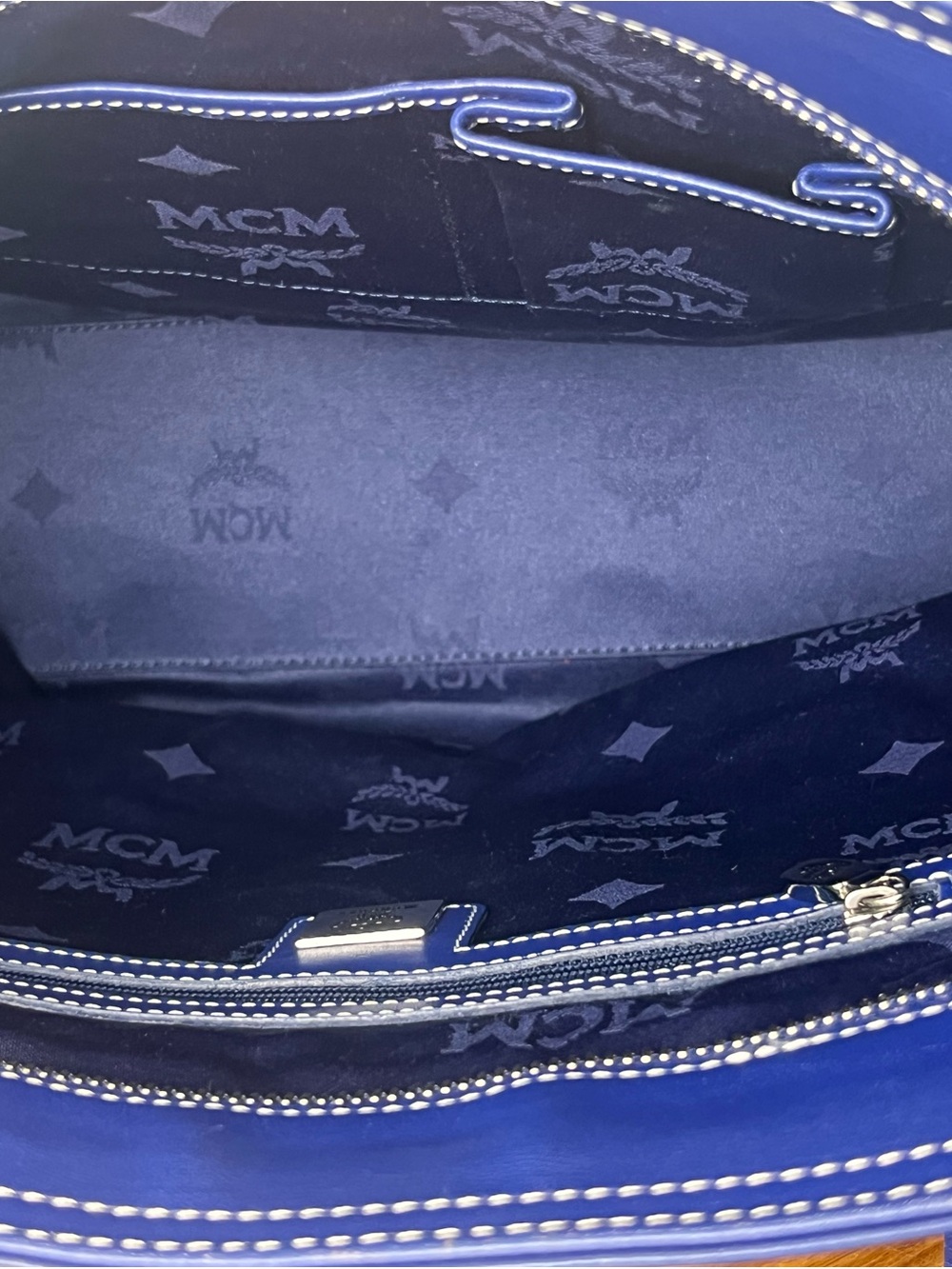 MCM White Navy Blue Visetos Monogram Leather Tote Bag Authentic with Charms - Picture 14 of 16